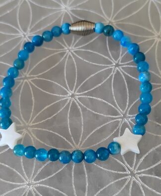bracelet "subtilitÉ" apatite bleue, étoiles nacre